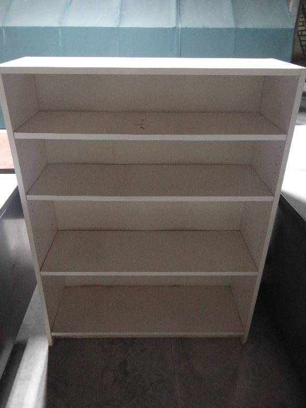 lot 179 image: White shelf unit.