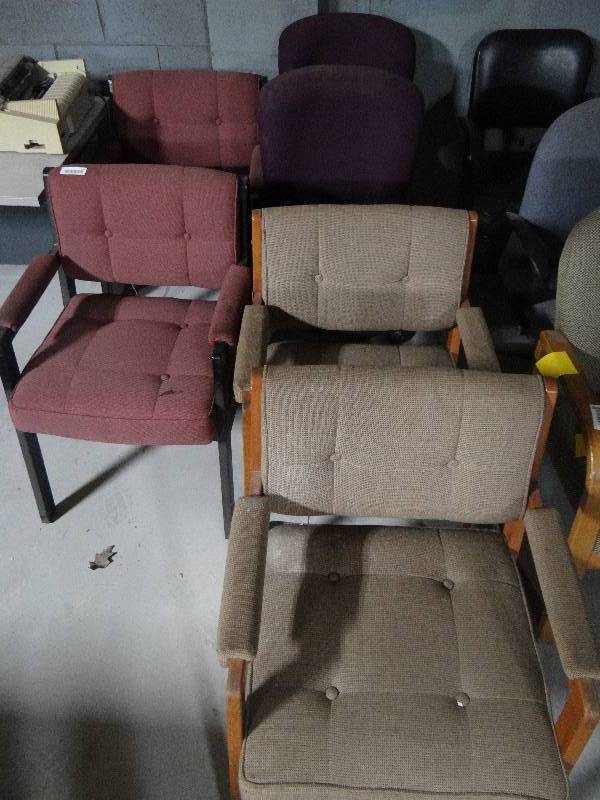 lot 181 image: Officelobby chairs.