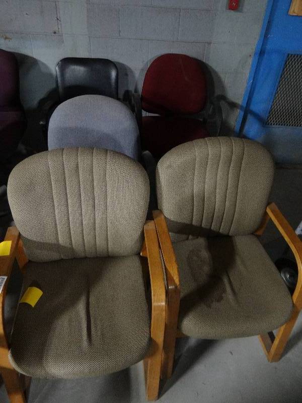 lot 182 image: 6 Officelobby chairs.
