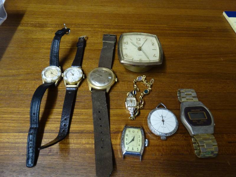 lot 513 image: Lot of 8 vintage watches.