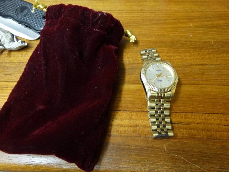 lot 522 image: Timex indigo watch wbag.