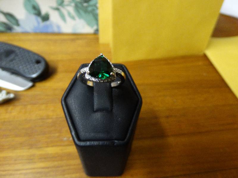 lot 524 image: .925 ladies ring.