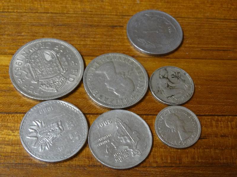 lot 530 image: Lot of 7 foreign coins.