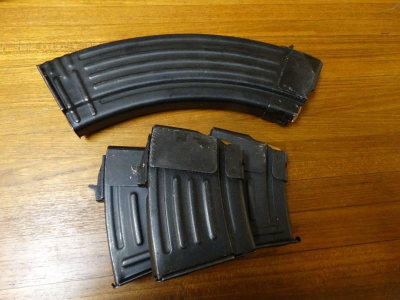 lot 568 image: 4 Ak-47 clips wammo.