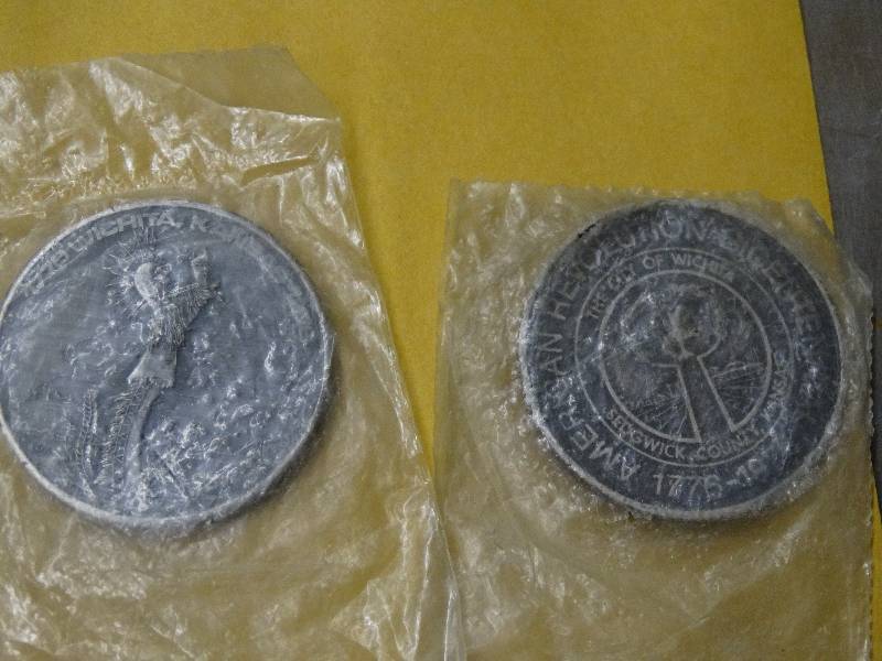 lot 584 image: 2 Keeper of the plains coins - 1976.