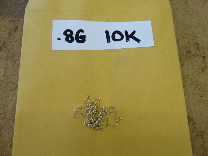 lot 615 image: .8G 10k gold chain.