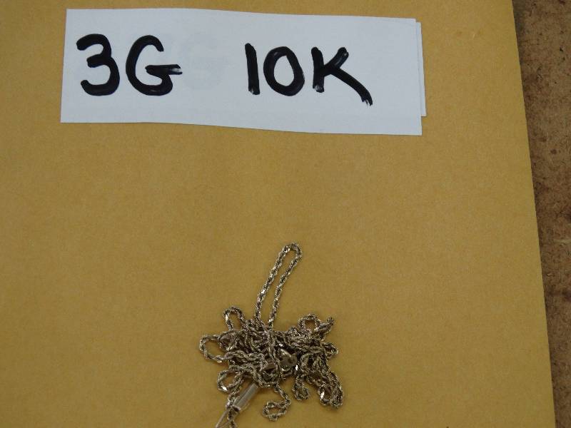 lot 618 image: 3G 10k gold necklace, necklace broke.