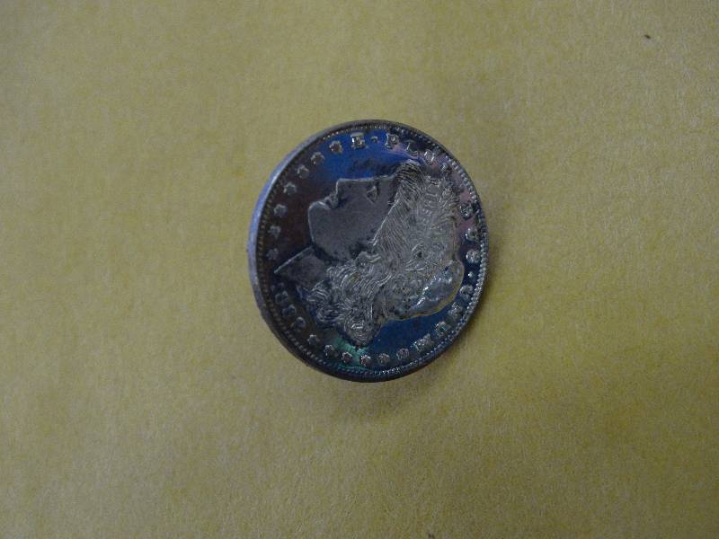lot 622 image: 2 .9G .925 sterling tie tac tront.
