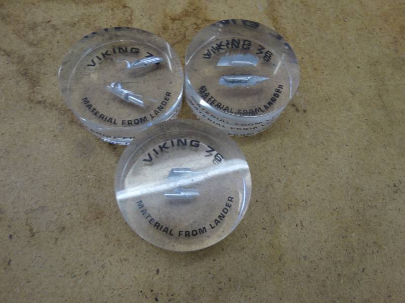 lot 644 image: 3 pcs viking 76 material from lander in Lucite.