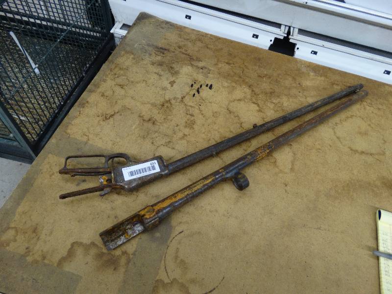 lot 651 image: 2 Vintage shotgun barrels on in hex.