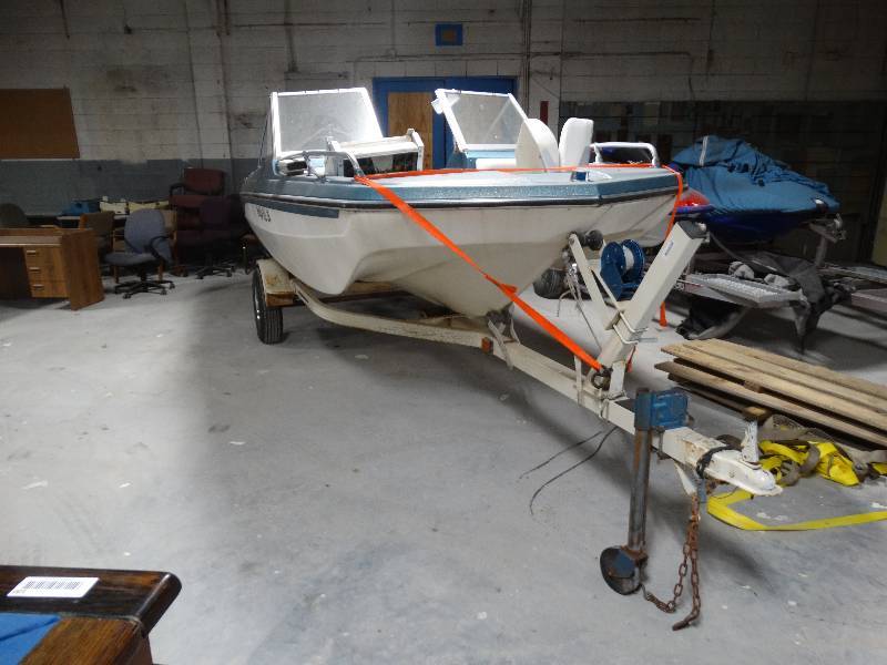 lot 102 image: GlassTron Boat- Mercury Marine Motor.
