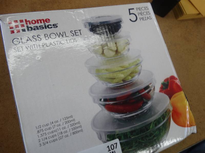 lot 107 image: New Glass Bowl Set With Lids In Box.