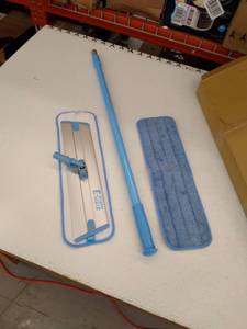 lot 11819 image: E-Cloth Essential Home Cleaning Mop. USED