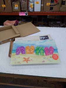 lot 12005 image: Retail - $28.50 Instant Counter Tempered Glass Burner Cover & Serving Board, Coastal