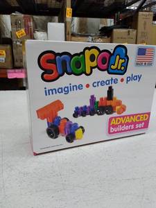 lot 11858 image: Retail - $33.50 Snapo Jr 80 Piece Snap, Slide, & Rotate Building Set