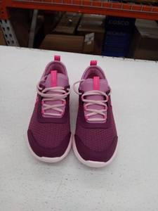 lot 11908 image: Vionic womens size 7.5 shoes
