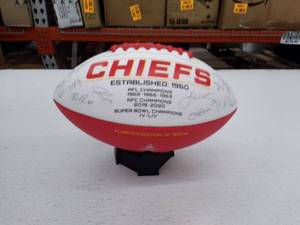 lot 11911 image: Retail - $36.95 NFL 2021 Special Edition Team Roster Signature Ball with Stand