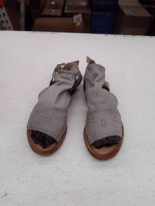 lot 11917 image: Miz Mooz leather wide width ankle strap sandals, 10.5W