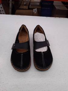 lot 11920 image: Retail - $55.00 Earth Origins Suede Mary Janes - Emme, 9