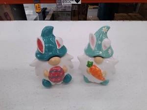 lot 11959 image: 10 Strawberry Street (Set of 2)be mine & kiss me me gnomes