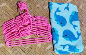 lot 38367 image: 12 Childrens Hangers and Baby Blanket