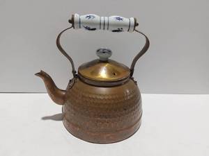 lot 38372 image: Vintage Hammered Copper Kettle with China Porcelain Handle