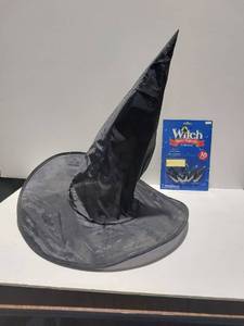 lot 38375 image: Witches Hat and Unopened Horror Fingernails