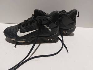 lot 38379 image: Nike Fastflex Size 1.5 Youth soft spike sports shoes