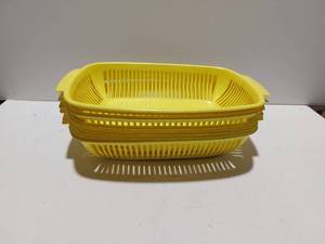 lot 38413 image: 6 Snack or Lunch Baskets