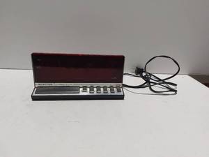 lot 38415 image: Spartus Digital Alarm Clock. Works