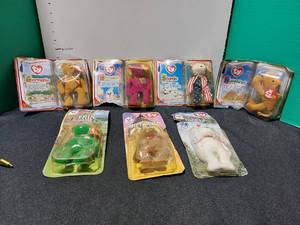 lot 38427 image: 6 TY Bears and Humphrey the Camel. Boxes are a little rough