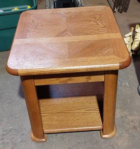 lot 38046 image: Wood EndSide Table