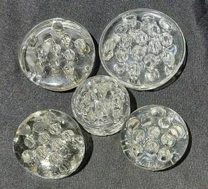 lot 38067 image: Glass Flower Frogs