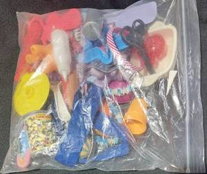 lot 38076 image: Small kitchen toys and extras
