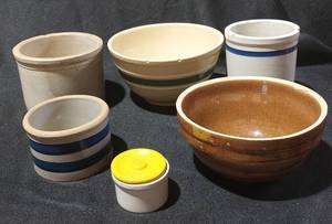 lot 38079 image: Vintage Crock Collection
