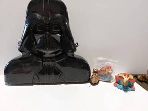 lot 38263 image: Vintage Star Wars Darth Vader Carring Case w a few characters