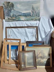 lot 38294 image: Home Decor items, frames, pictures, shelf