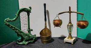 lot 38296 image: Vintage Decor