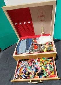lot 38303 image: Oneida box full of thread, embroidery thread, all sewing items