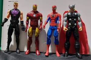 lot 38321 image: Marvel Action Figures