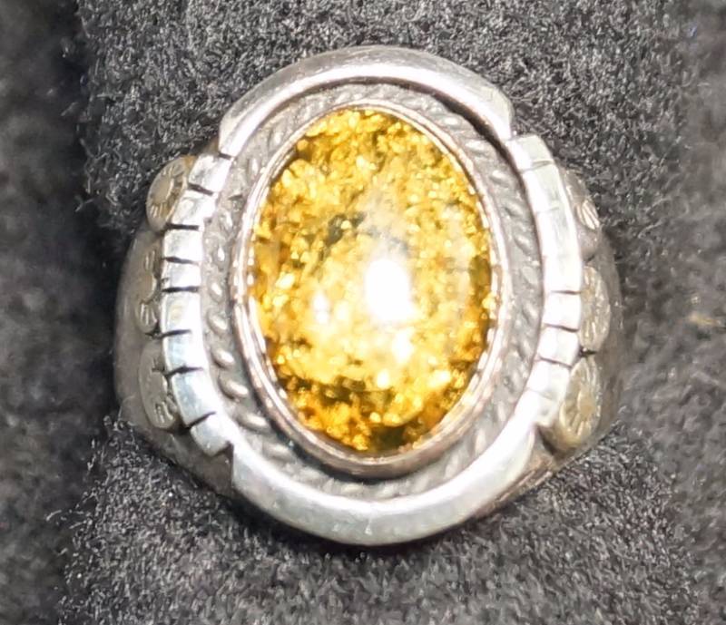 lot 8076 image: VERY UNIQUE Mens Ring - Gold flake Stone Set in Sterling Silver VERY NICE