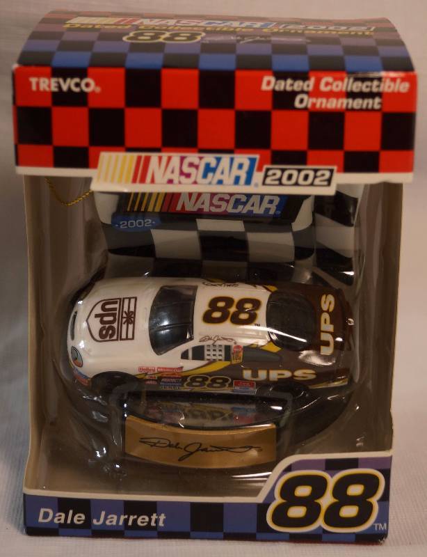 lot 8081 image: NASCAR - Dated Collectible Ornament - 2002 - DALE JARRETT #88 NEW IN BOX Trevco