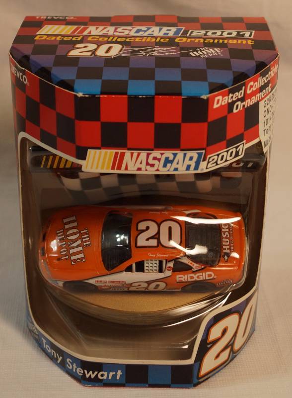 lot 8082 image: NASCAR - Dated Collectible Ornament - 2001 - TONY STEWART #20 NEW IN BOX Trevco