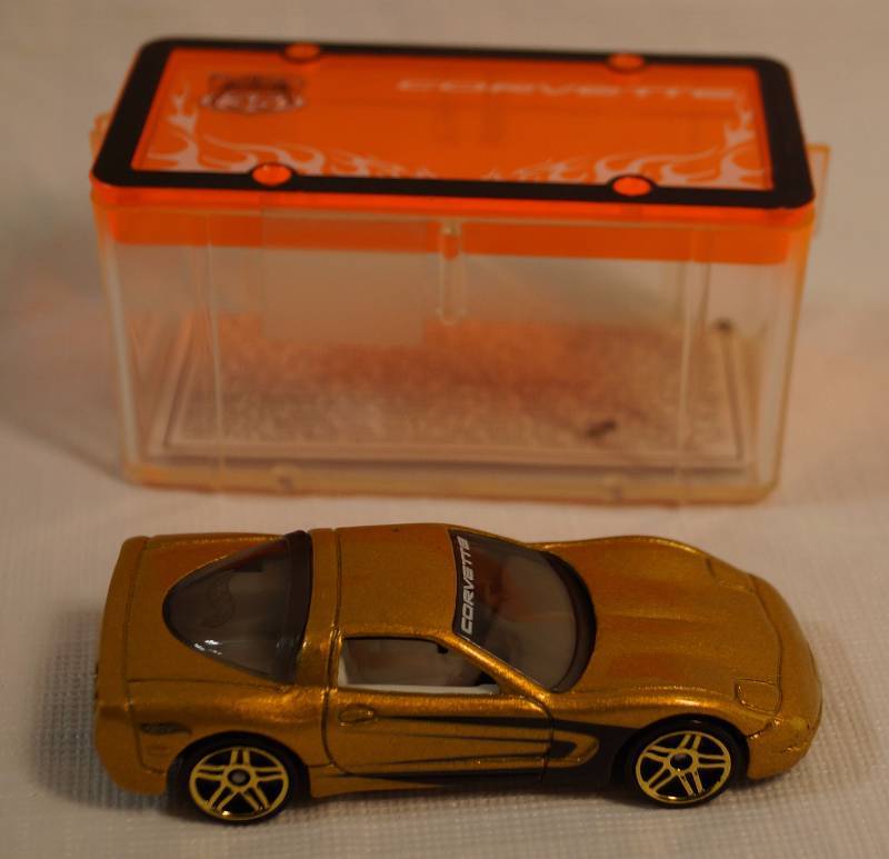lot 8094 image: Hot Wheels Highway 35 CORVETTE - In collectors box
