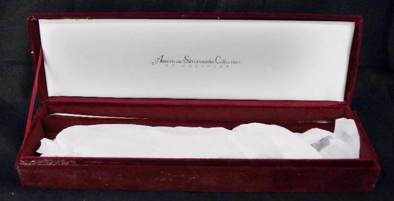 lot 8153 image: GODINGER - SILVER Serving Set - Knife and Server - American Silversmiths Collection - with velvet box - BEAUTIFUL
