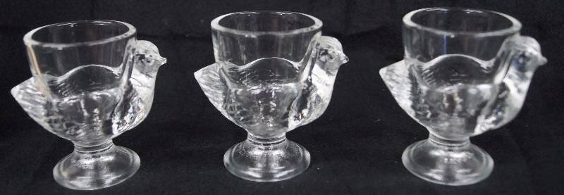 lot 8158 image: Glass Chicken - SHOT GLASSES - Awesome lot of 3