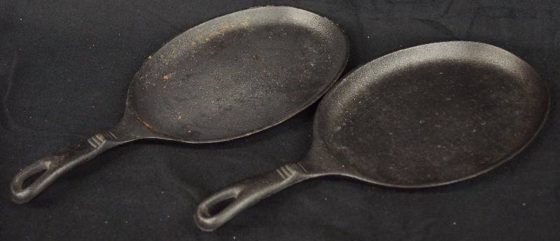 lot 8176 image: Lot of 2 FAJITA Skillets - Cast Iron - Very nice and heavy