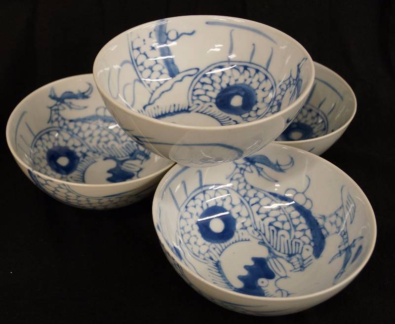 lot 8186 image: Set of 4 - Oriental  Asian Soup Bowls - Made in China DRAGON motif AWESOME China
