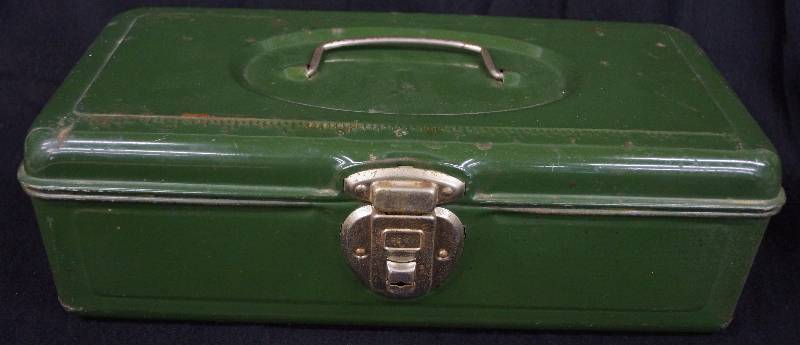 lot 8190 image: Vintage Money Box or Tackle Box Dark Green COOL