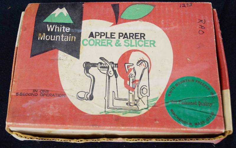 lot 8201 image: Vintage White Mountain Apple Parer Corer And Slicer With Box Goodwell Co - with instructions